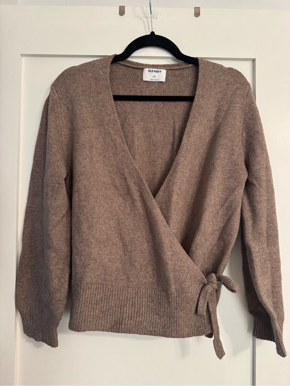 Old Navy Women's Taupe Wrap V-Neck Sweater